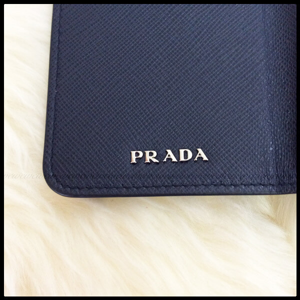 2017人気新作 大人上品 プラダコピー PRADA ギフトBOX入りiPhone 手帳型 ケース